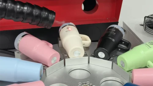 gravure au laser de gobelets en acier inoxydable
